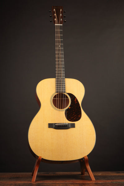 Martin 000-18