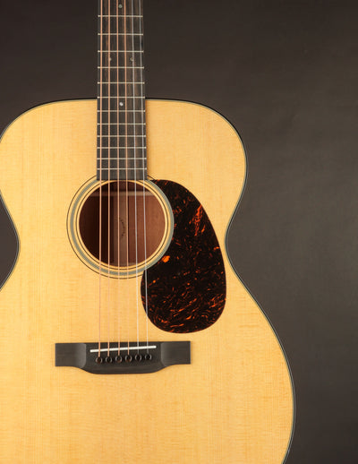 Martin 000-18