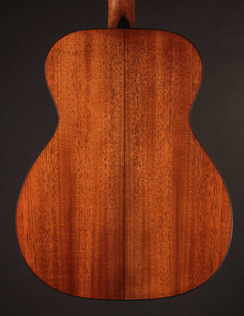 Martin 000-18