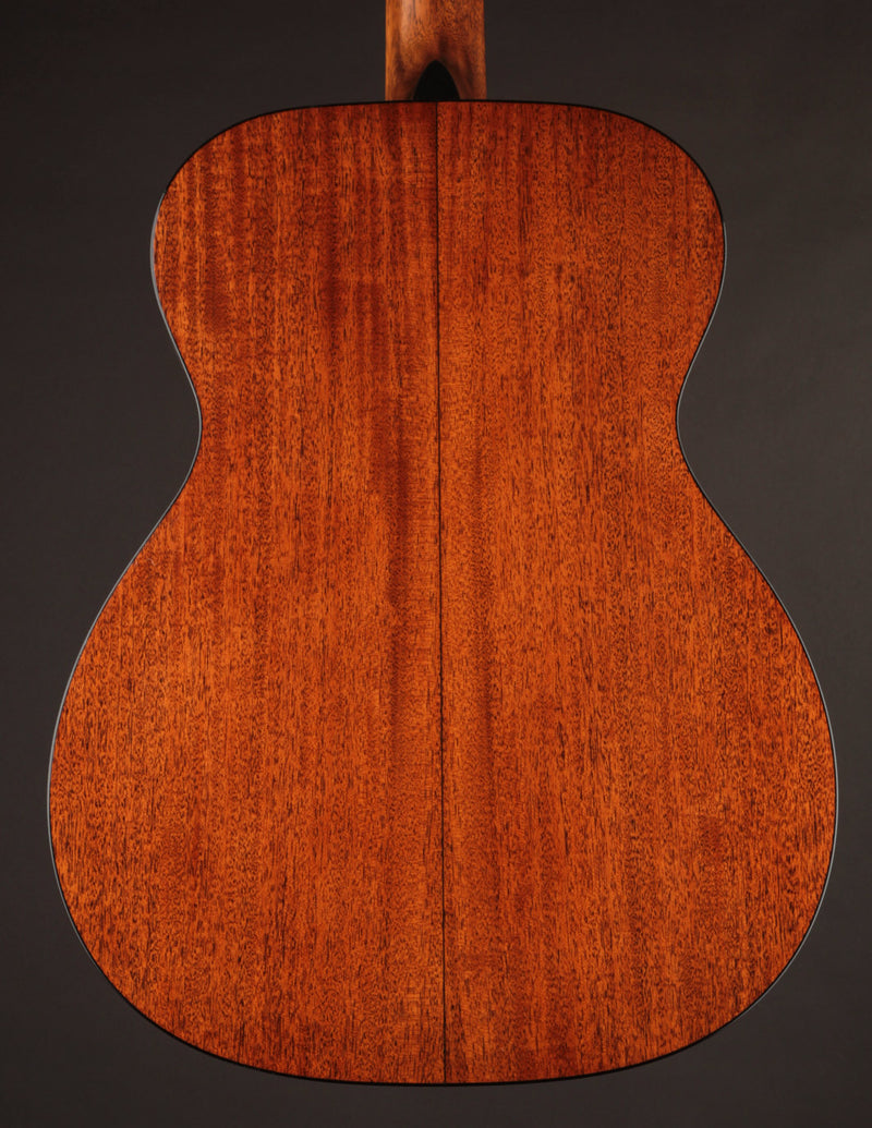 Martin 000-18
