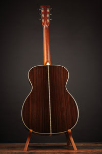 Martin 000-28