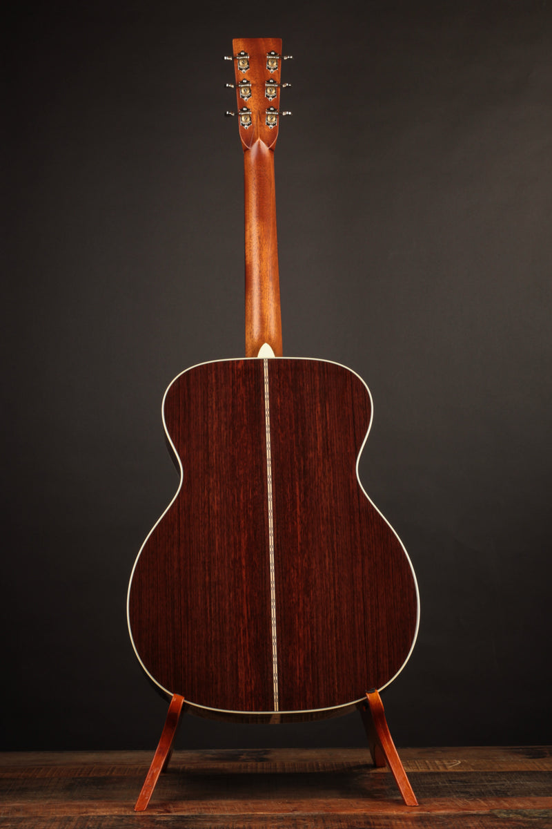 Martin 000-28