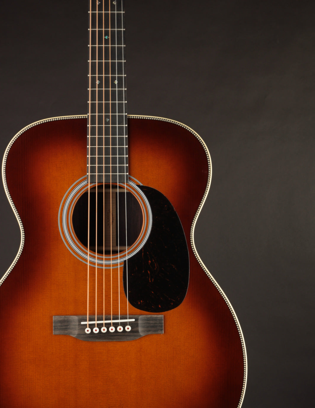 Y25-000-28-AMBERTONE_f.jpg