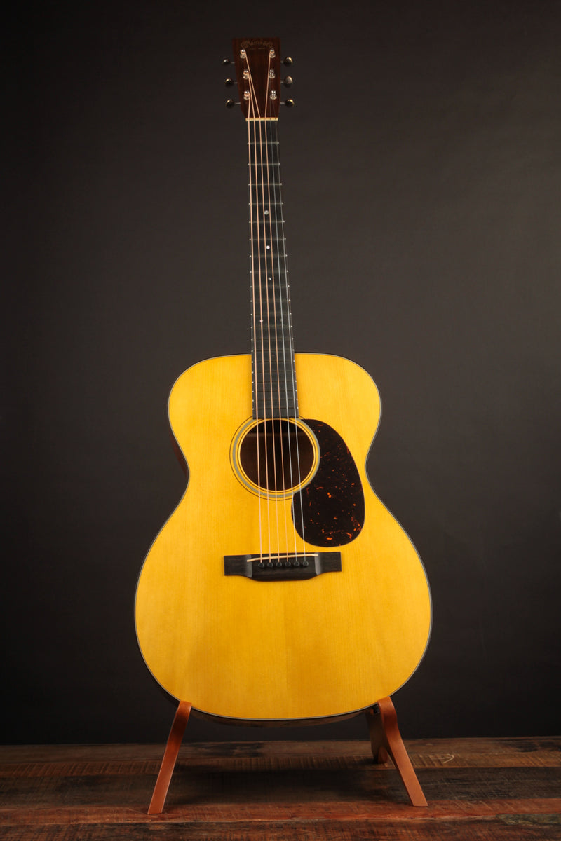 Martin Custom Shop 000-18 1937 Stage 1 Aging
