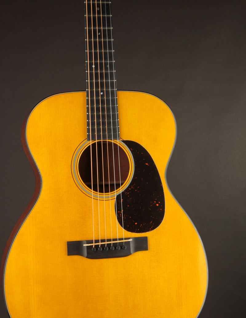 【美品】Martin 000-18 standard Platinum Martin 000-18 Modern Deluxe Acoustic Guitar Natural