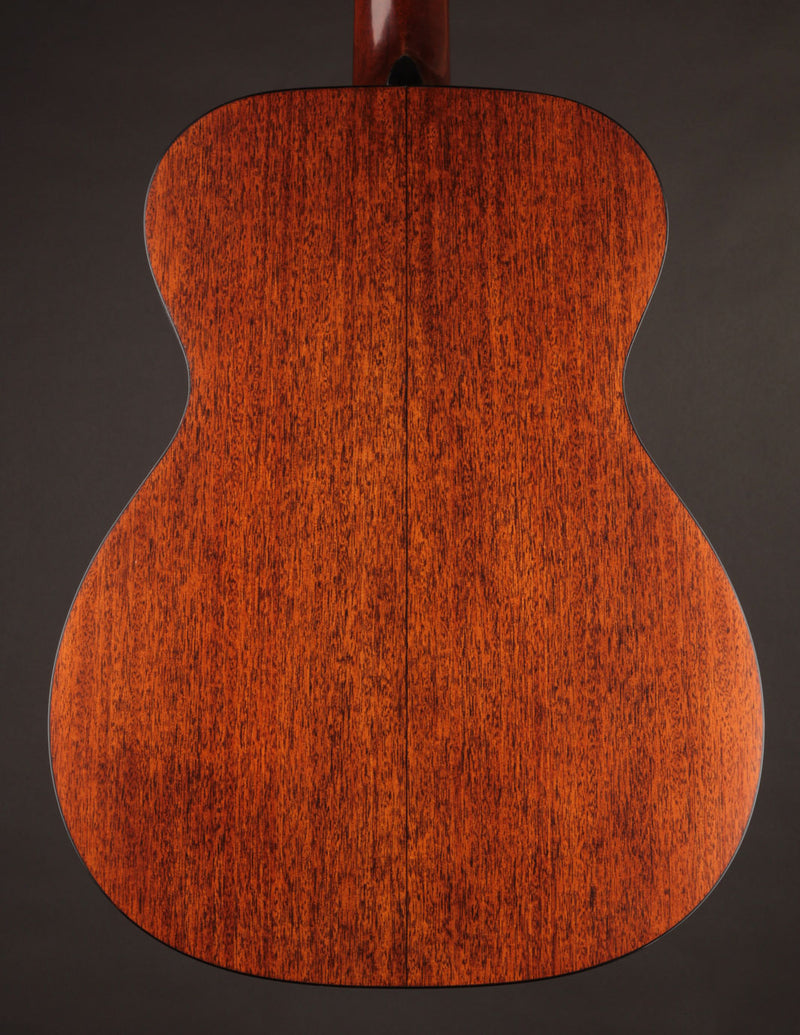 Martin Custom Shop 000-18 1937 Stage 1 Aging Ambertone