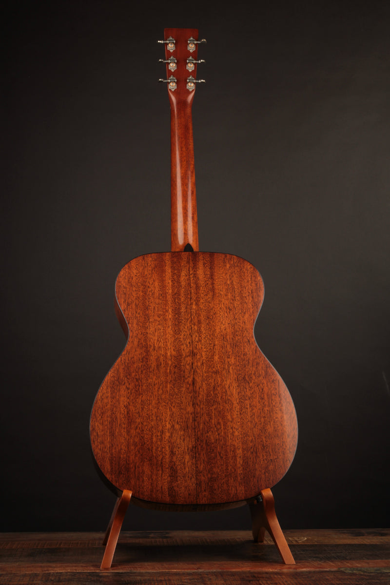 Martin Custom Shop 000-18 1937 Stage 1 Aging Ambertone