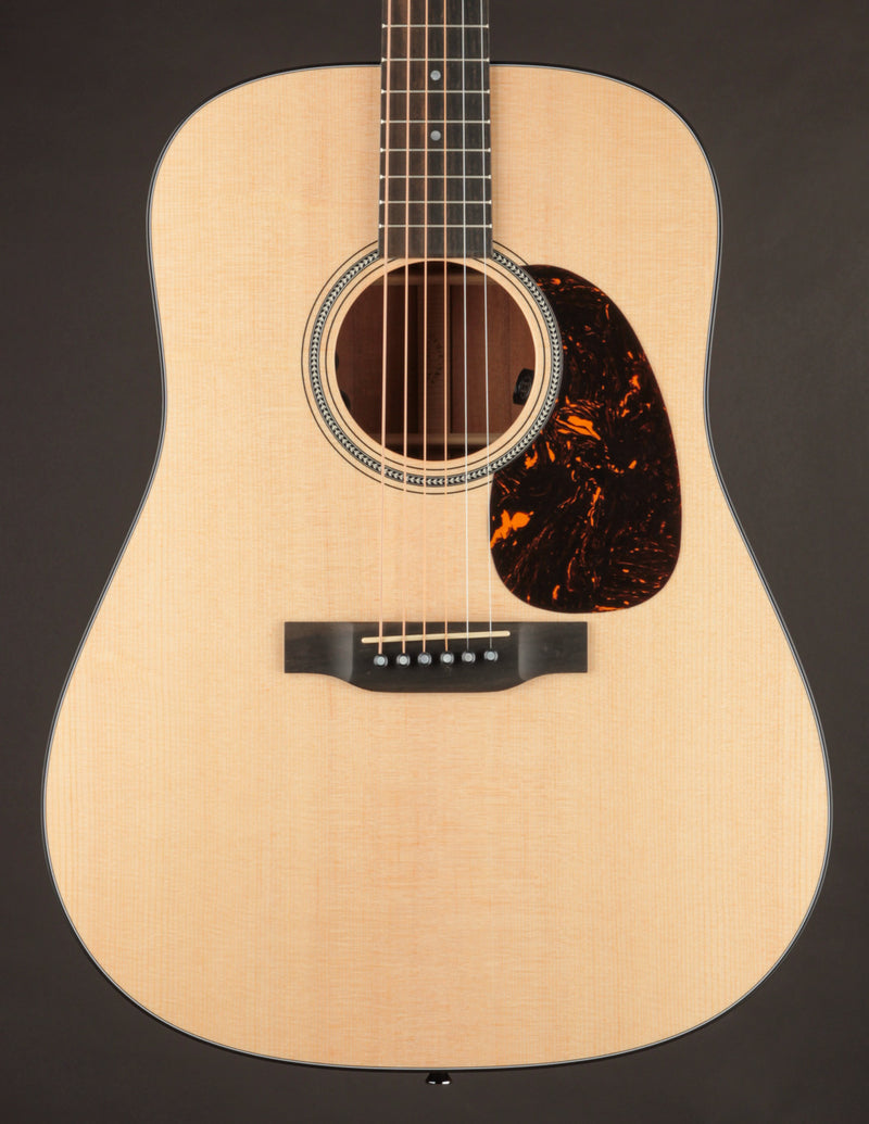 Martin D-16E Mahogany