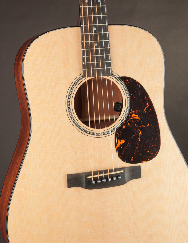 Martin D-16E Mahogany