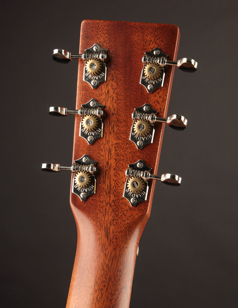 Martin D-18