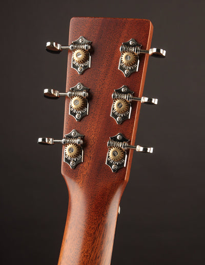Martin D-18