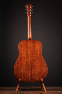 Martin D-18
