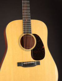 Martin D-18
