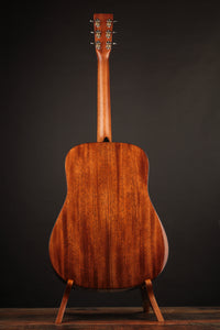 Martin D-18 Molly Tuttle
