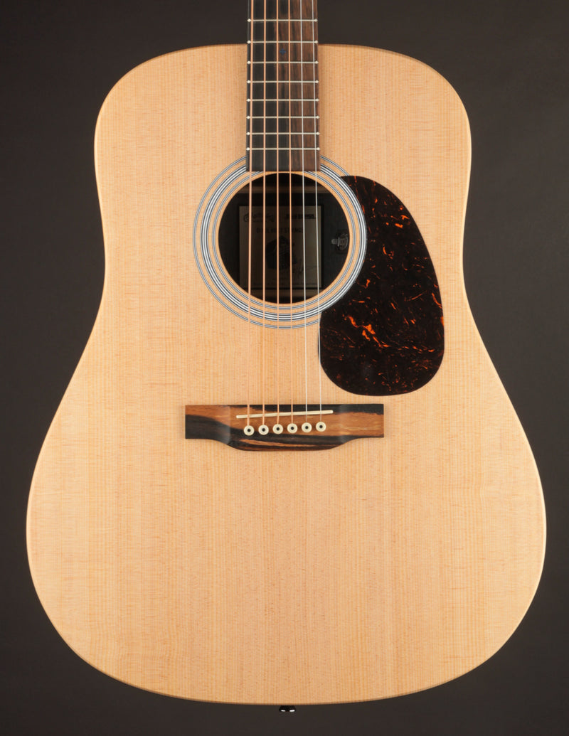 Martin D-X2E Billy Strings