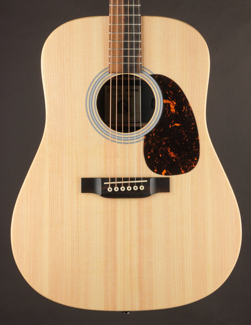 Martin D-X2E Billy Strings