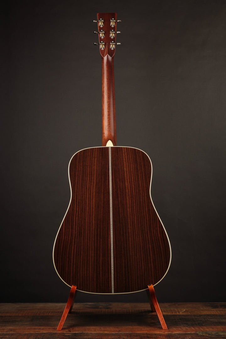 Martin HD-28 マーティン Martin HD-28V Acoustic Guitar (2010) – Elderly Instruments