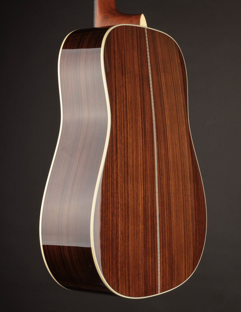 Martin HD-28 Ambertone