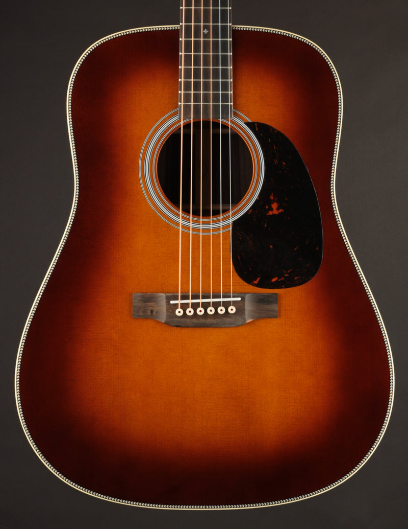 Martin HD-28 Ambertone