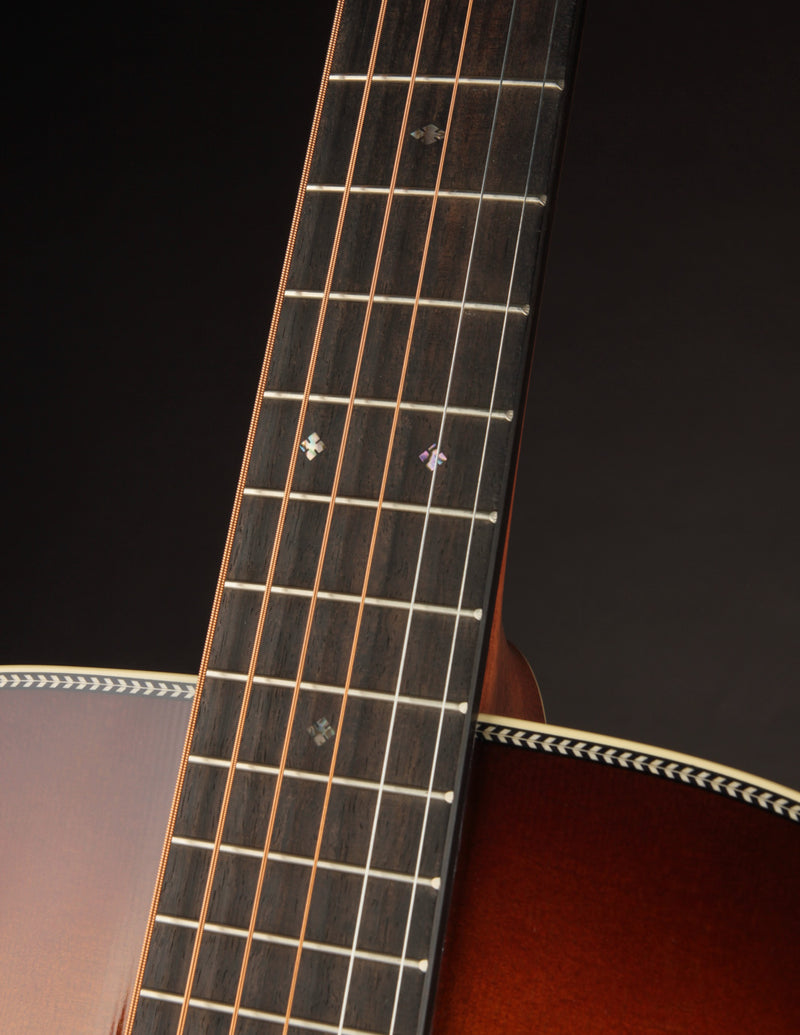 Martin HD-28 Ambertone