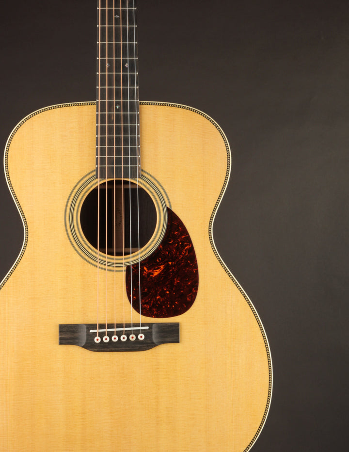 【未使用品】Martin OM-28 選定品 当たり個体 ピックアップ搭載 Martin OM-28 Modern Deluxe Acoustic Guitar | Martin Guitar