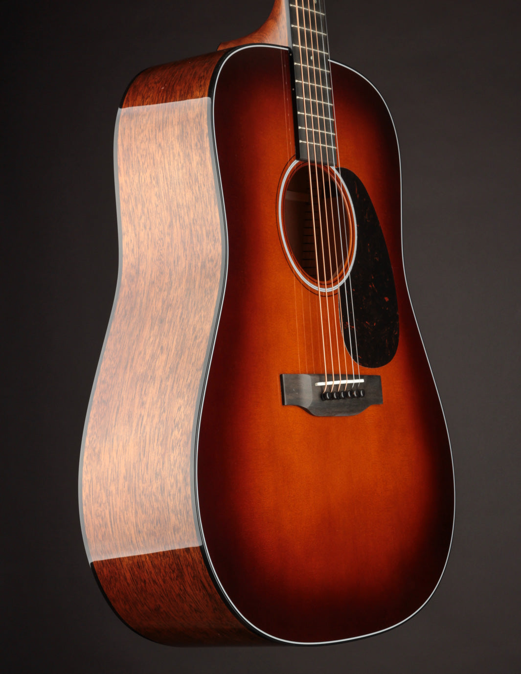 Martin D-18 Ambertone 1933: Discover the Iconic Guitar at The