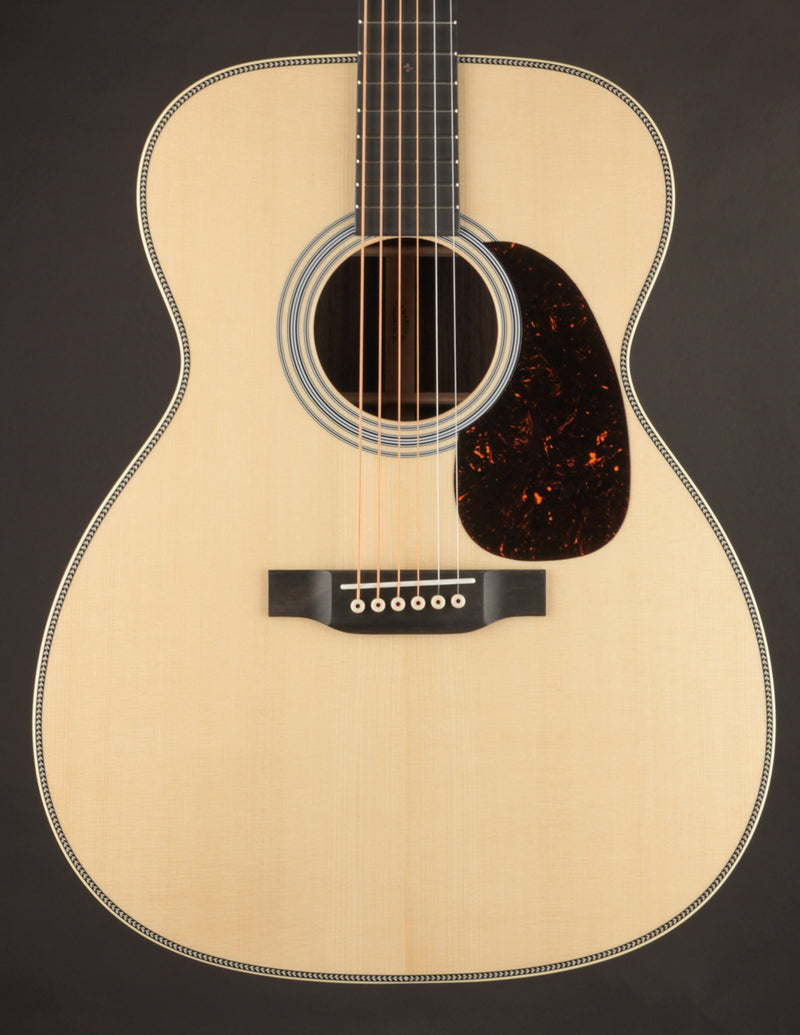 Martin Custom Shop 0000 28-Style Wild Grain Rosewood & European Spruce