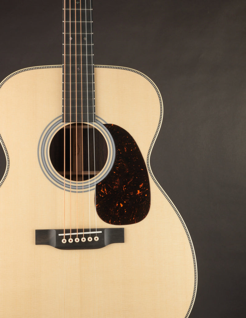 Martin Custom Shop 0000 28-Style Wild Grain Rosewood & European Spruce