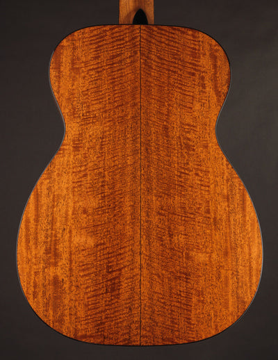 Martin Custom Shop 00-14 Deep Body Flamed Mahogany & European Spruce