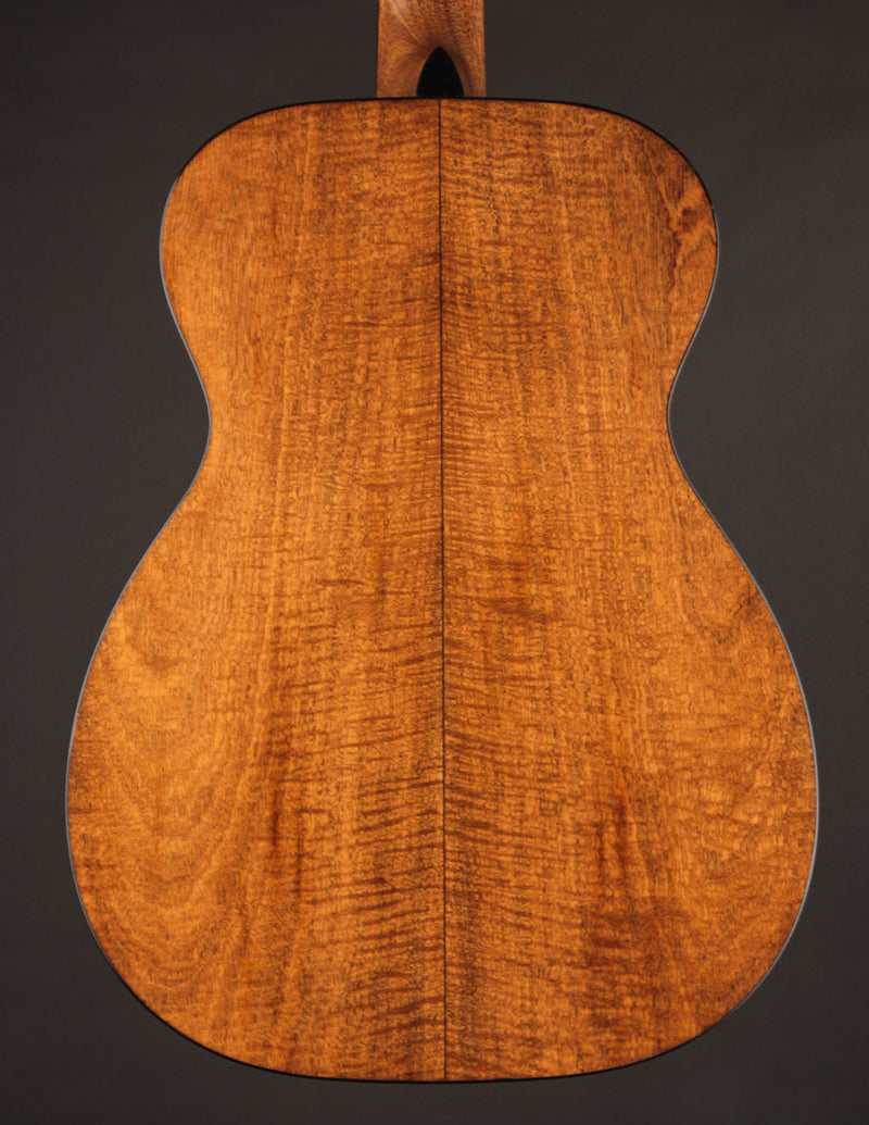 Martin Custom Shop 00-14 Deep Body Flamed Mahogany & European Spruce