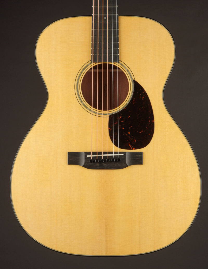 Martin Custom Shop OM 18-Style Italian Spruce