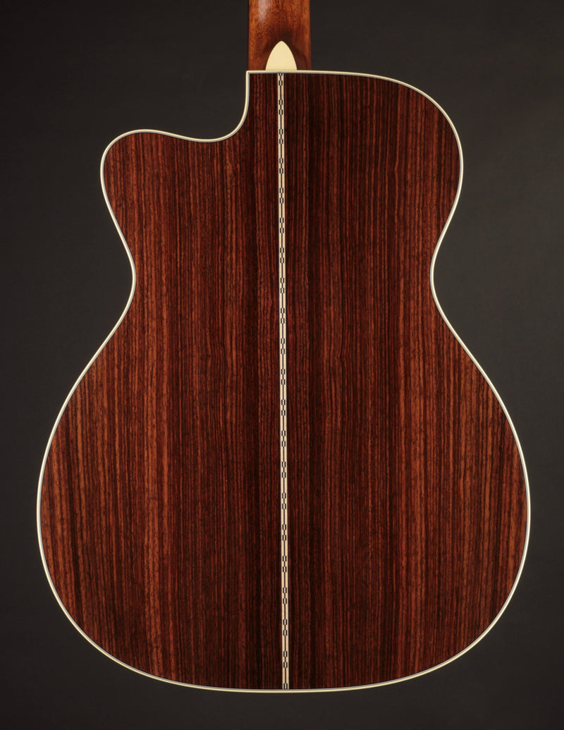 Martin Custom Shop OM Cutaway 28-Style European Spruce