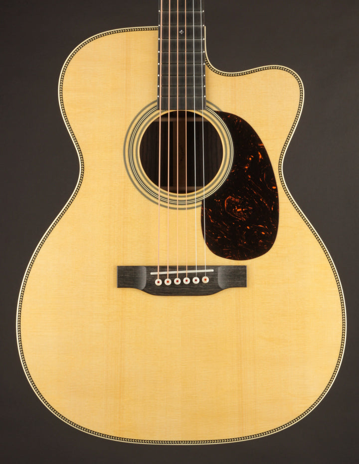 ギター Martin Custom OM OM Cutaway European Spruce Guitar | The Music Emporium