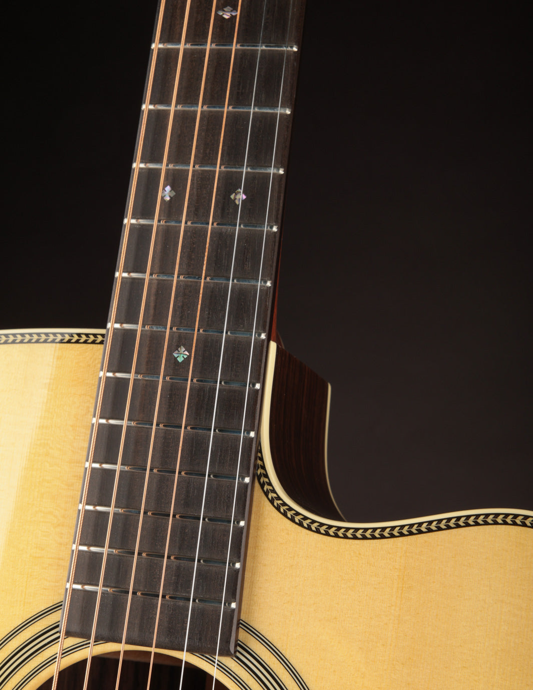 Martin Custom Shop OM Cutaway 28-Style European Spruce | The Music