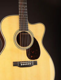 Martin Custom Shop OM Cutaway 28-Style European Spruce