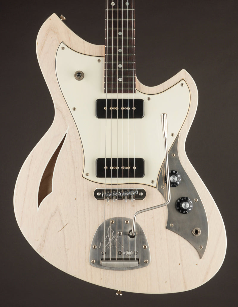 Novo Guitars Mirus J Mary Kaye White