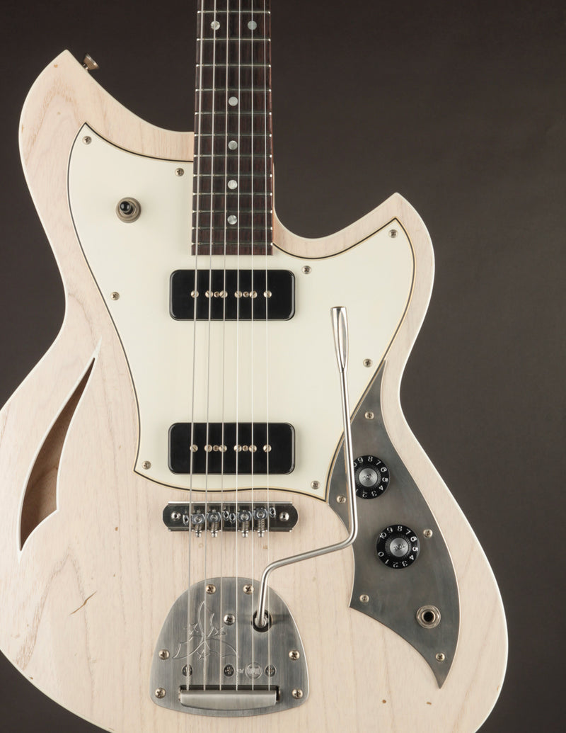 Novo Guitars Mirus J Mary Kaye White
