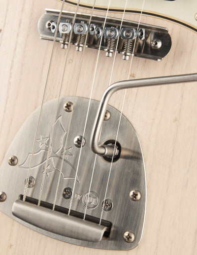 Novo Guitars Mirus J Mary Kaye White