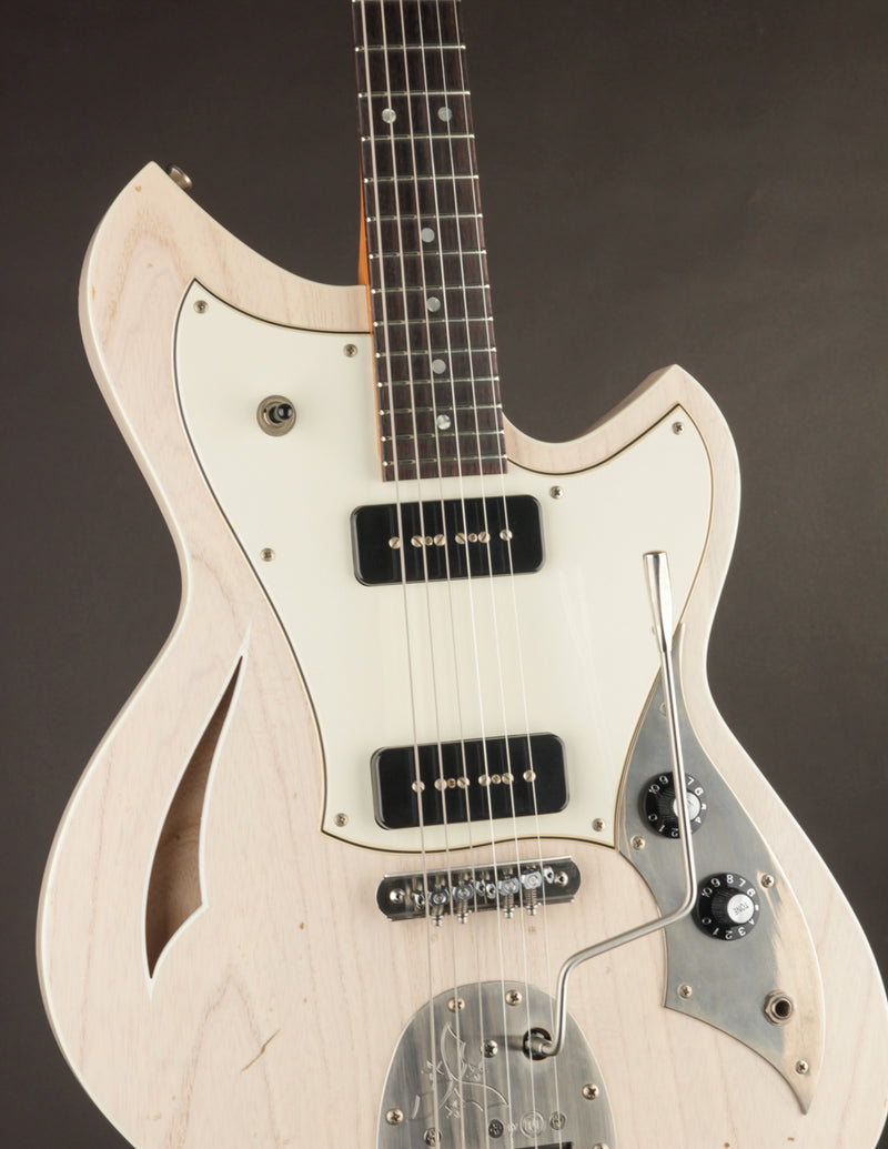 Novo Guitars Mirus J Mary Kaye White