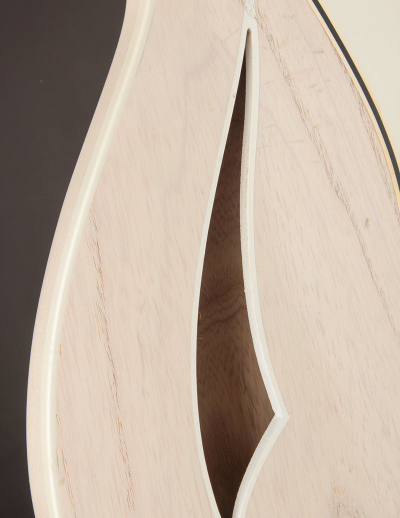 Novo Guitars Mirus J Mary Kaye White