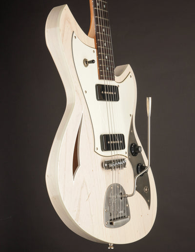 Novo Guitars Mirus J Mary Kaye White