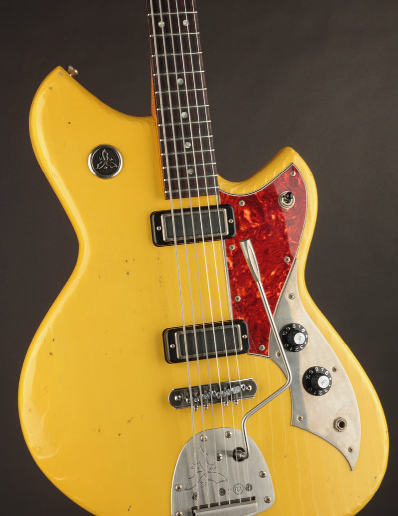 Novo Guitars Serus J Baritone Vintage Cream