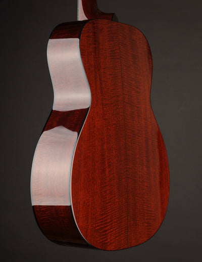 Santa Cruz OM Flamed Mahogany & Adirondack Sunburst