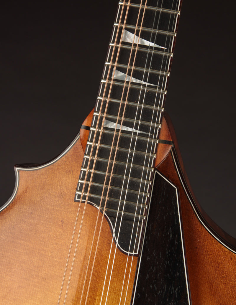Smart Two-Point Amber Art Deco (2023)