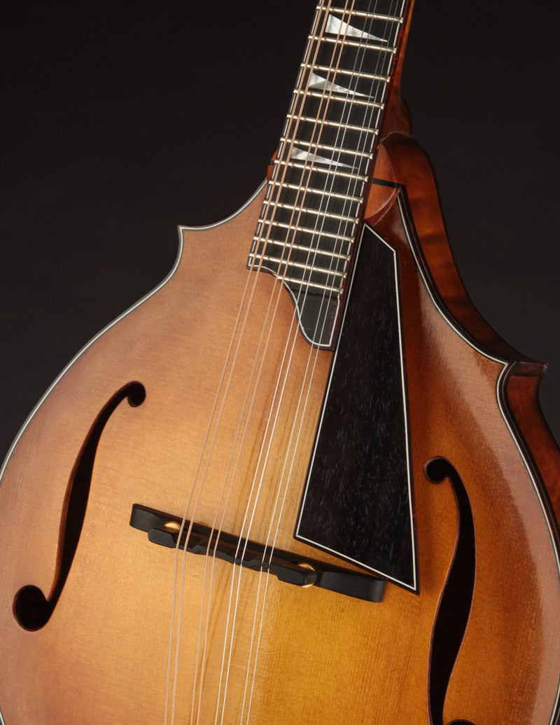 Smart Two-Point Amber Art Deco (2023)