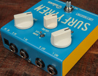 An alternative view of the Surfytem deluxe pedal, featuring it's output jacks. 