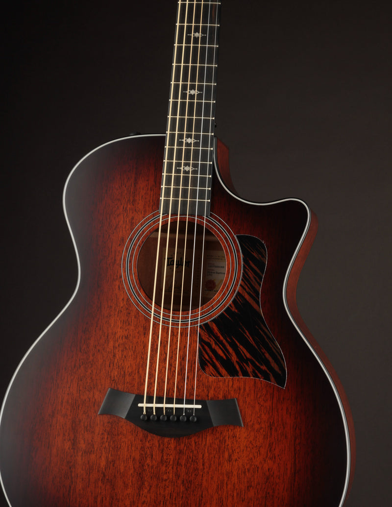 Taylor 324CE Baritone 6 LTD
