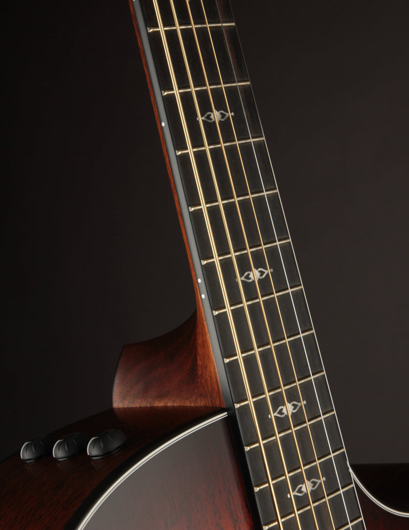 Taylor 324CE Baritone 6 LTD