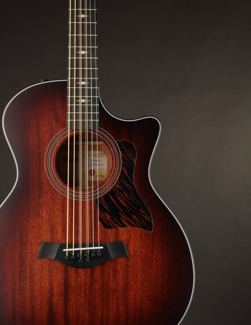 Taylor 324CE Baritone 8 LTD