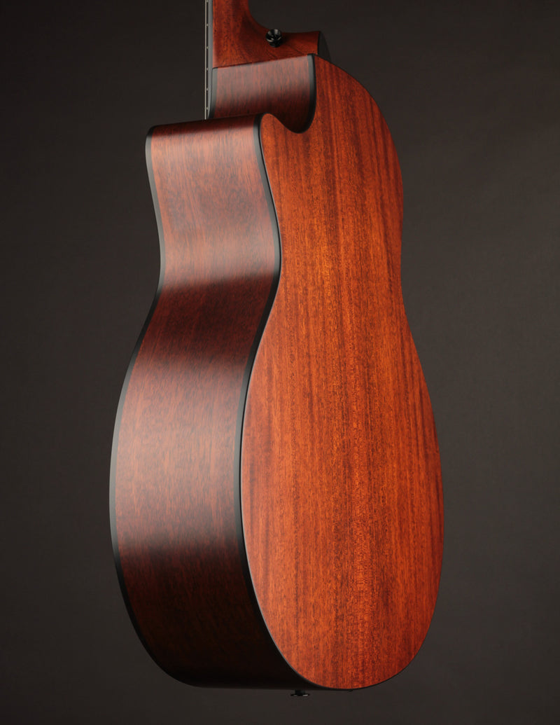 Taylor 324CE Baritone 8 LTD